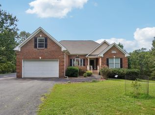 1025 Highland View Ln, Mill Spring, NC 28756