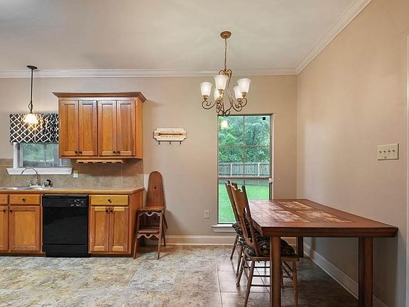 3rd image of 34319 Gravesbriar Dr