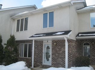 6 Chestnut Commons Ct, Easton, PA 18040