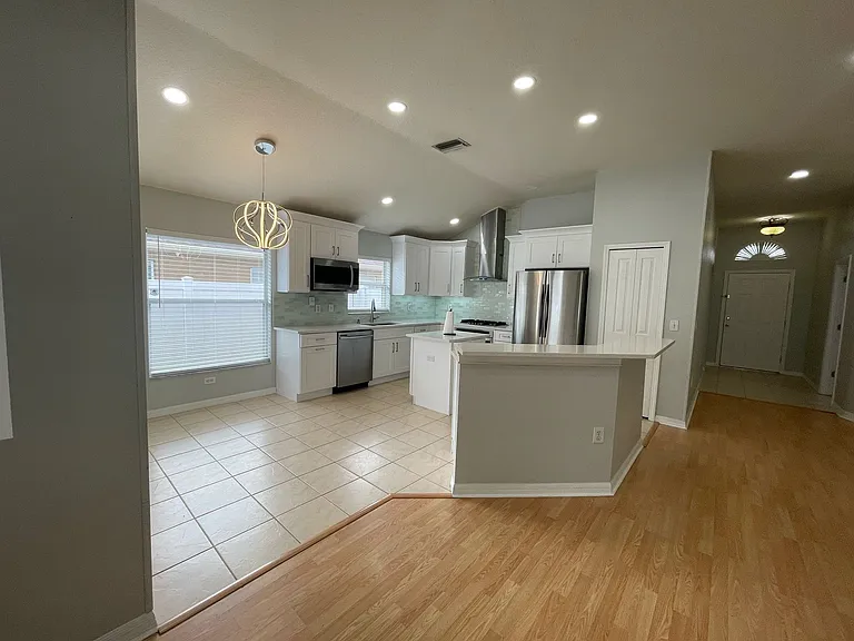 15324 Lake Bella Vista Dr — Photo 11