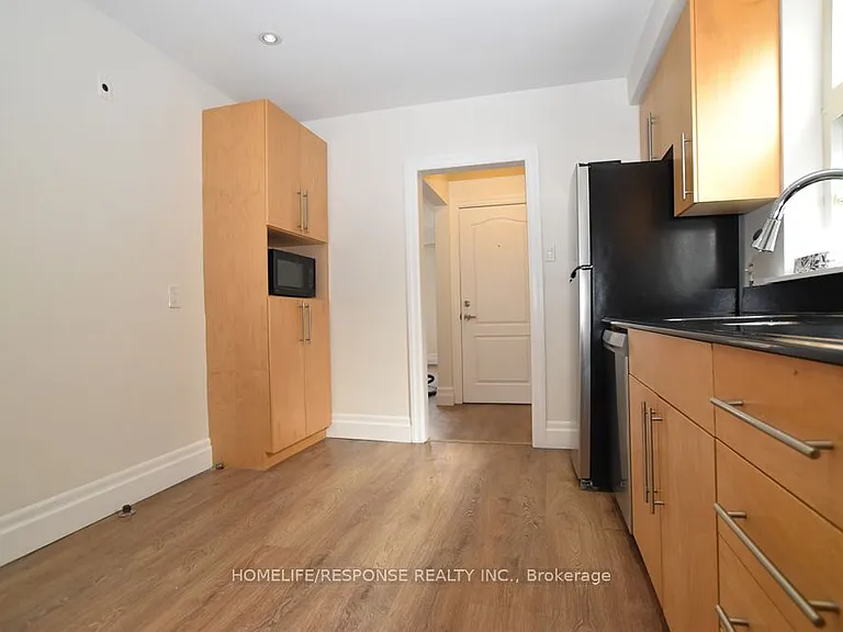 150 6th St #2 — Photo 9
