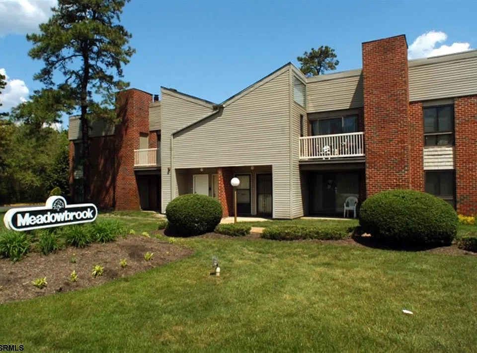 705 Meadowbrook Dr #705