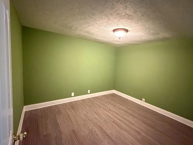 180 N Martin Ln — Photo 12