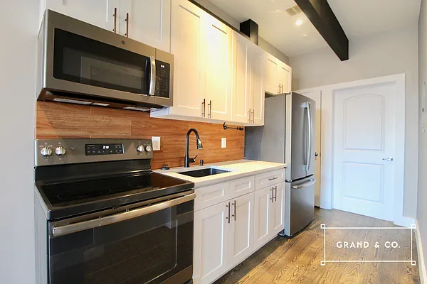 Rented by Grand & Co. | media 11