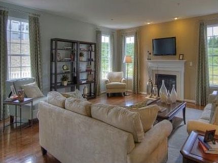 2nd image of 15 Waterford Park