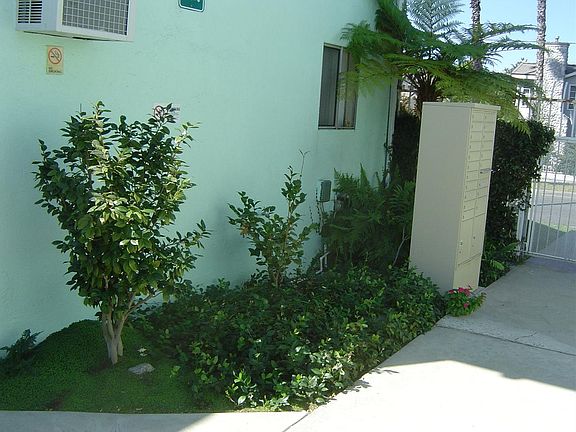 4th image of 1250 N Mentor Ave APT 2