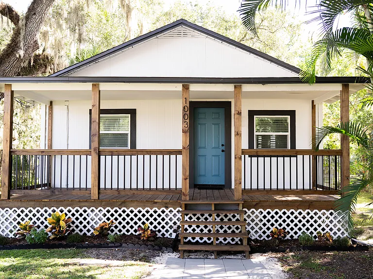 1003 Cypress Ave — Photo 1