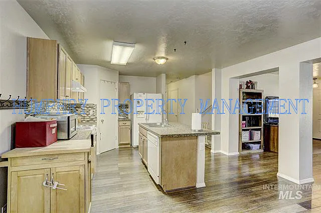 9963 W Tilmont St — Photo 10