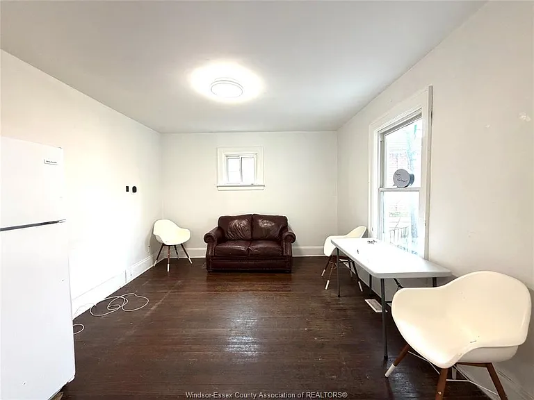 1117 Dougall Ave — Photo 7