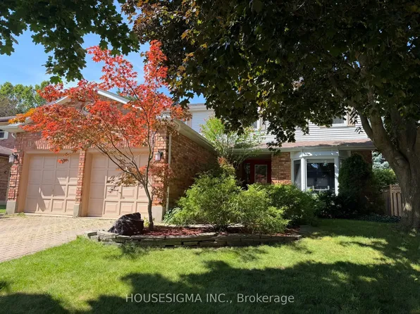 18 Jennifer Gdns, London, ON N5X 3K8