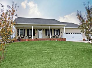 1665 Farmington Hills Dr, Conover, NC 28613