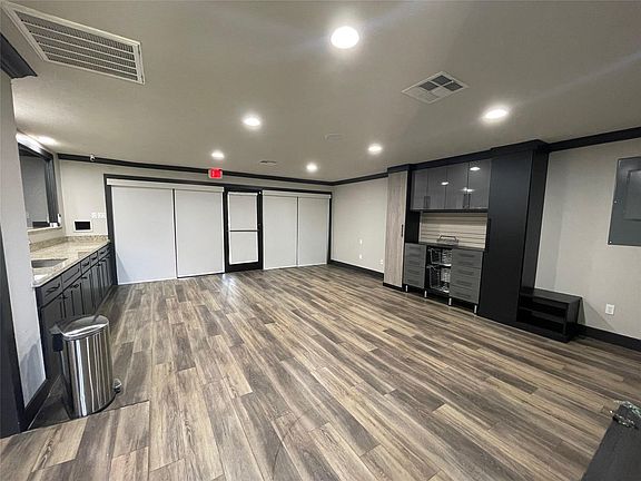 3rd image of 408 Wilson Rd