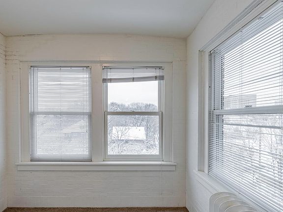 2nd image of 524 S 31st St APT 20