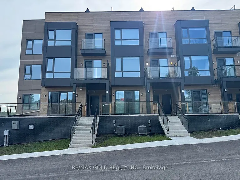 12 Suncrest Ln #207 — Photo 2