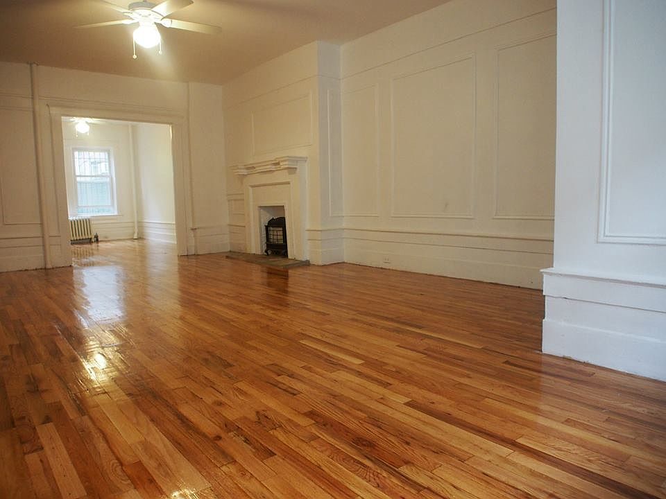 Spacious hardwood floor living room