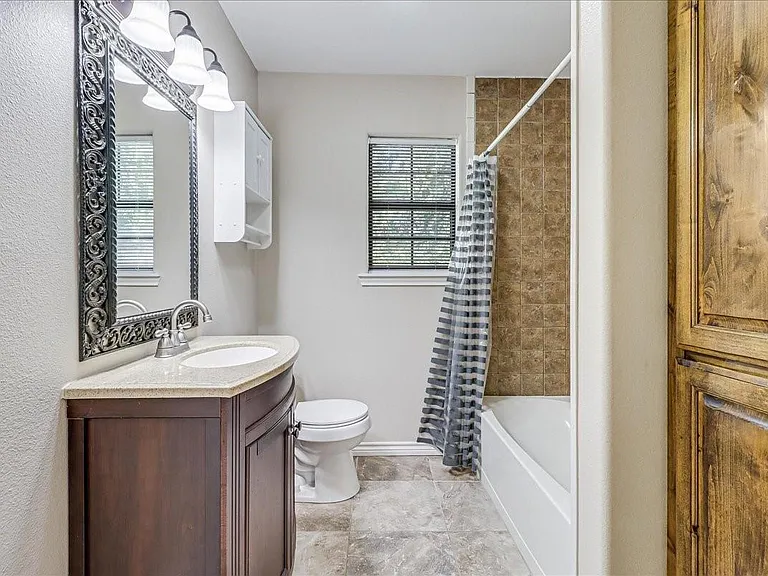 2111 E Lott Ave — Photo 42