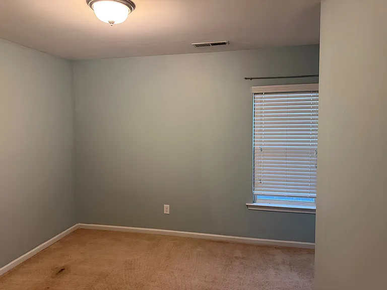 1045 Ileagnes Rd — Photo 17