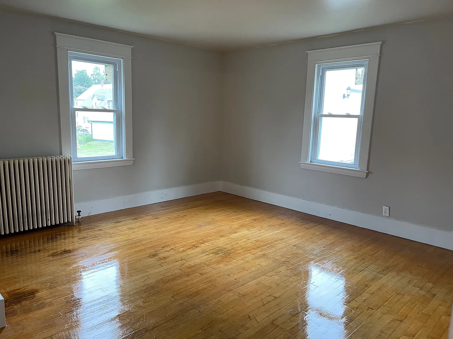 3 bed, 1000 sqft, $2,000 — Photo 4