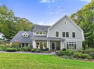 8 Brundige Dr, Goldens Bridge, NY 10526