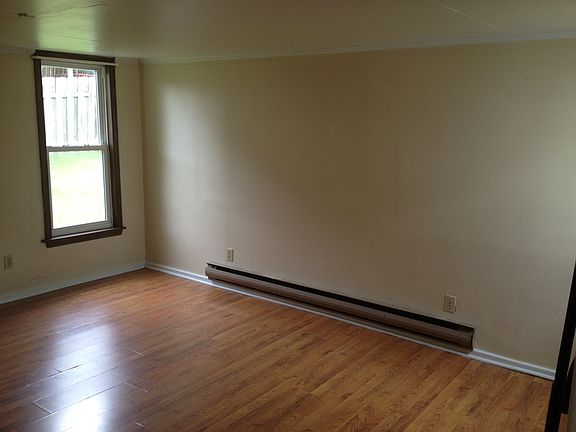 5th image of 512 Orchard Ave