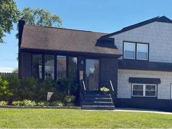 142 Edwards Dr, Gloucester City, NJ 08030