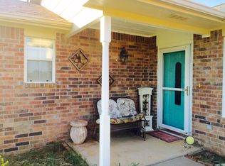 136 Persimmon St, Lone Grove, OK 73443