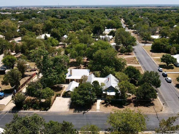 1212 29TH ST, Hondo, TX 78861