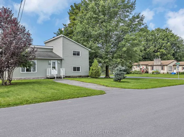 366 Charron St, Clarence Rockland, ON K4K 1B2