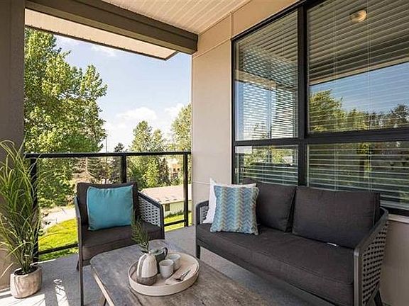 4th image of 20356 72b Ave #412