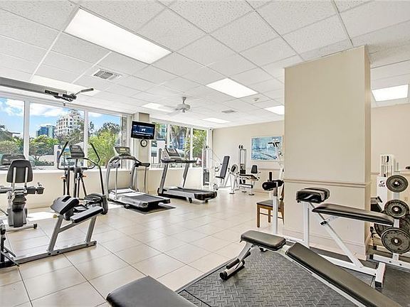 4th image of 336 N Birch Rd APT 8D