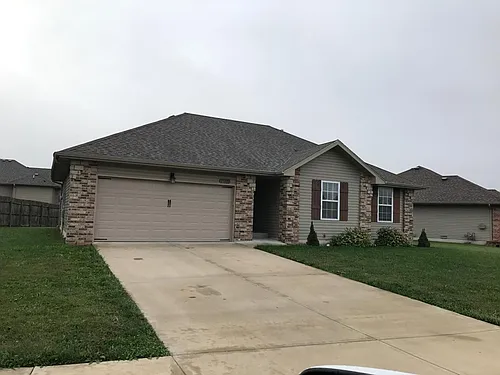 2422 E Willow Photo 1