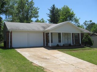 6962 Jamestown Way Dr, Florissant, MO 63033