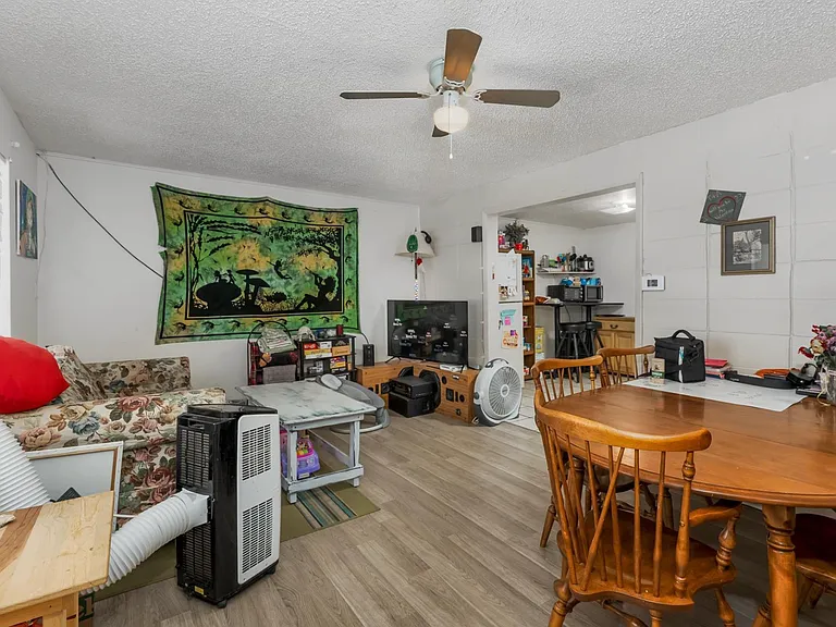 470 Burns Ave #5 — Photo 4