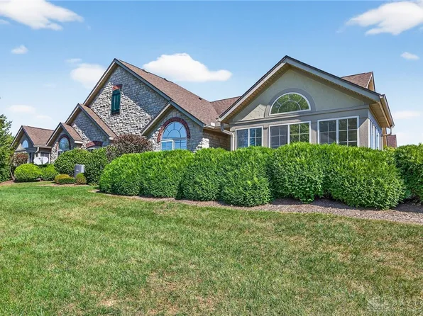 2013 Wentworth Village Dr, Bellbrook, OH 45305