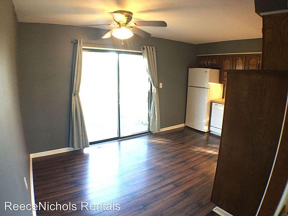 4th image of 605 SE Bayberry Ln APT A