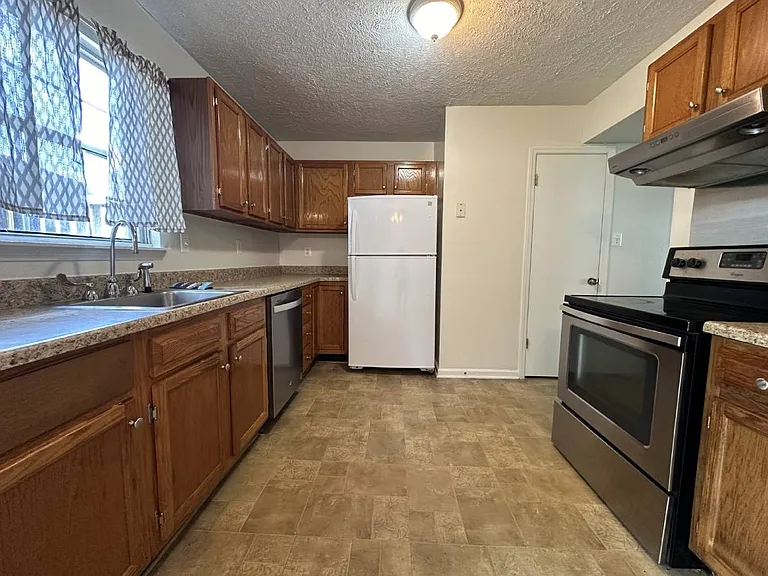 8625 Cartwright Ct — Photo 4