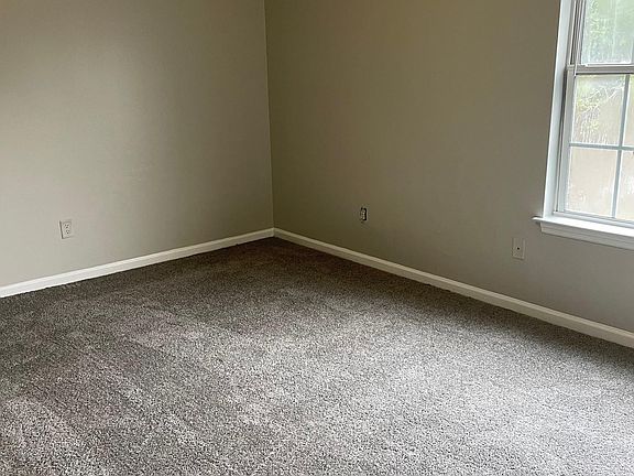 5th image of 4060 Cedars Pkwy APT B