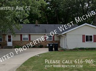 5847 Christie Ave SE, Grand Rapids, MI 49508