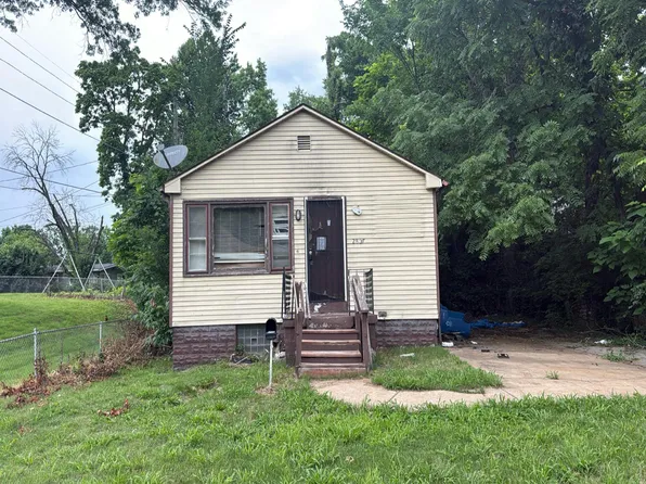 2857 Meadowlark Ave, Saint Louis, MO 63136