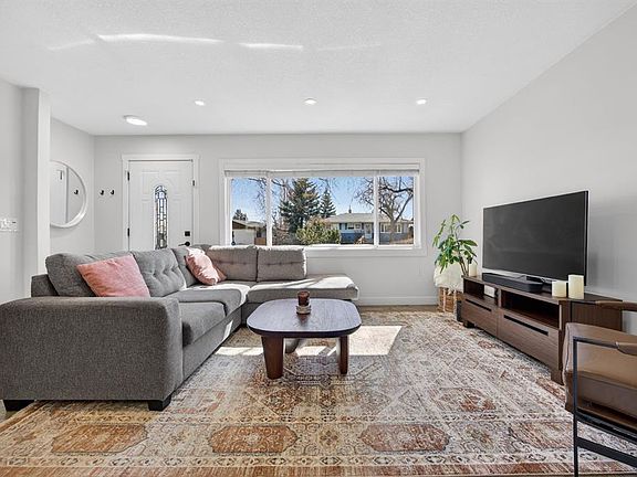 3rd image of 208 78th Ave SE