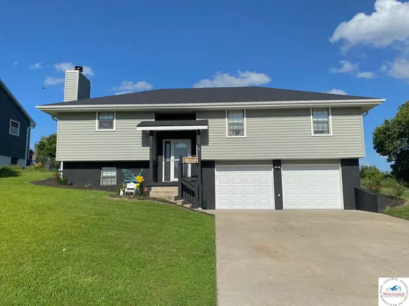 604 Angus Ln, Knob Noster, MO 65336