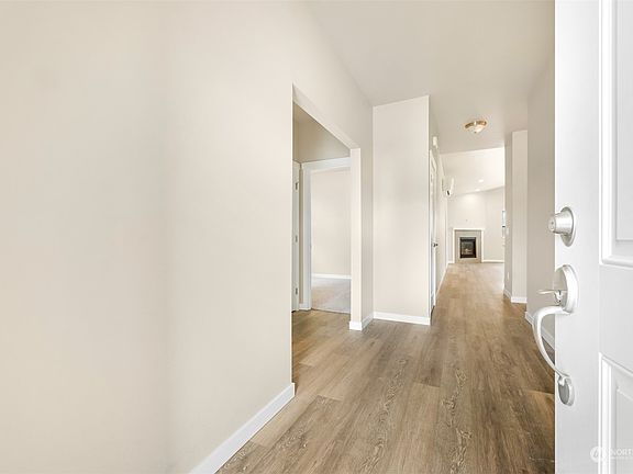 3rd image of 6222 Fernridge Drive
