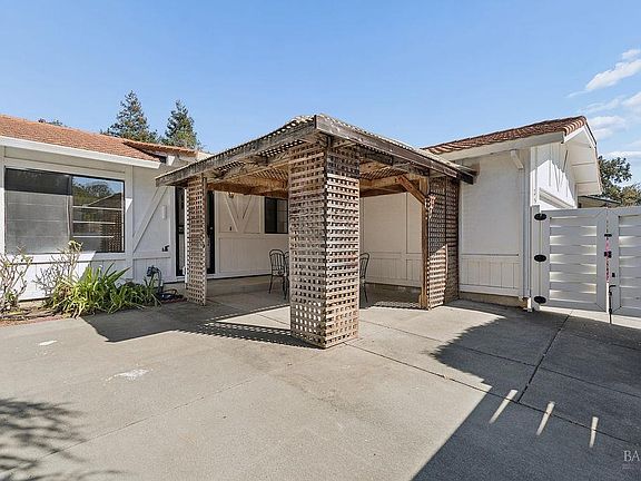 5th image of 308 Dapple Drive