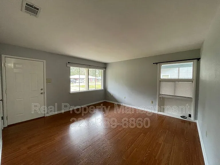 1875 Lombard Dr — Photo 7