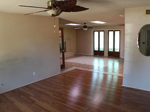 3rd image of 3225 W Sahuaro Dr