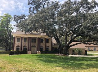 936 Crenshaw Lake Rd, Lutz, FL 33548