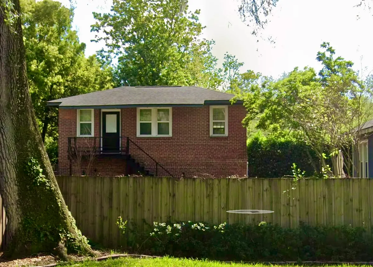 Building Photo - 2084 Huntsford Rd