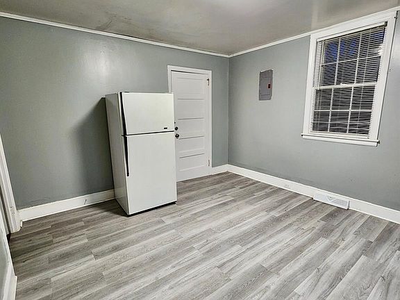 5th image of 411 Cone Ave