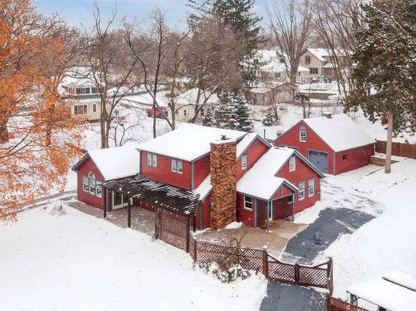 709 Riverside Dr N, Hudson, WI 54016