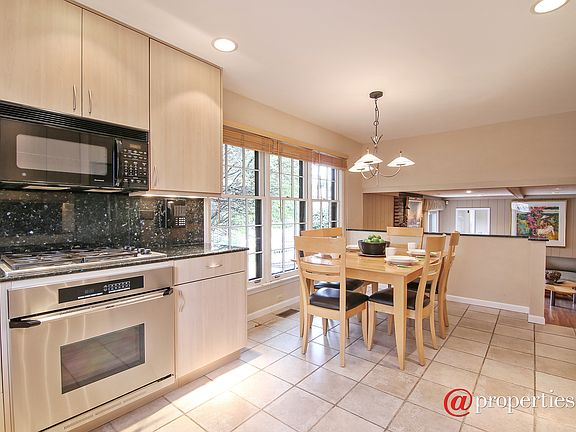 Kitchen / Breakfast Room